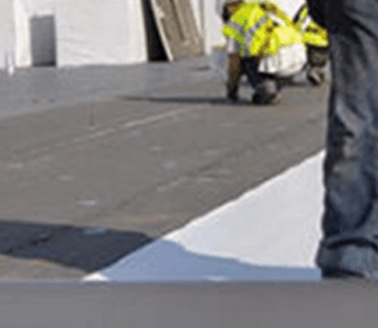 Flat roof for commercial roofing